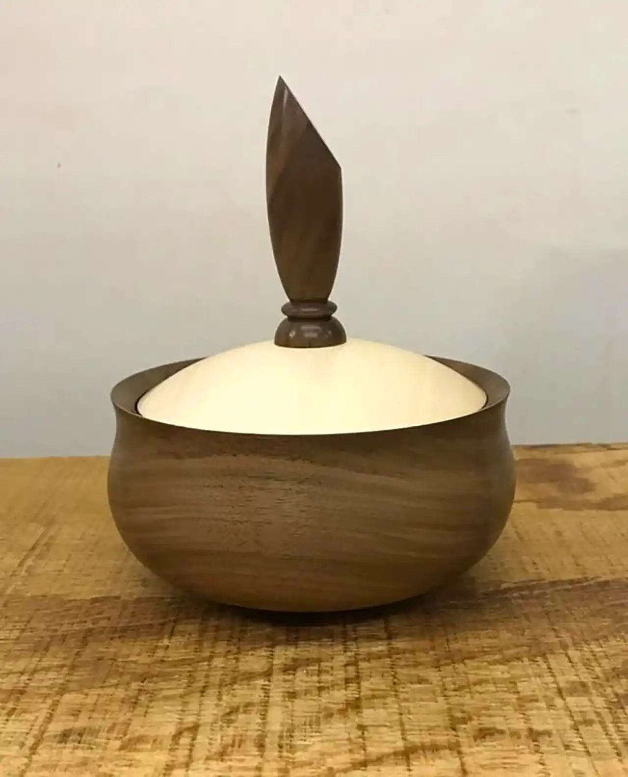 ghandan-choobi-modern-2 قندان چوبی مدرن