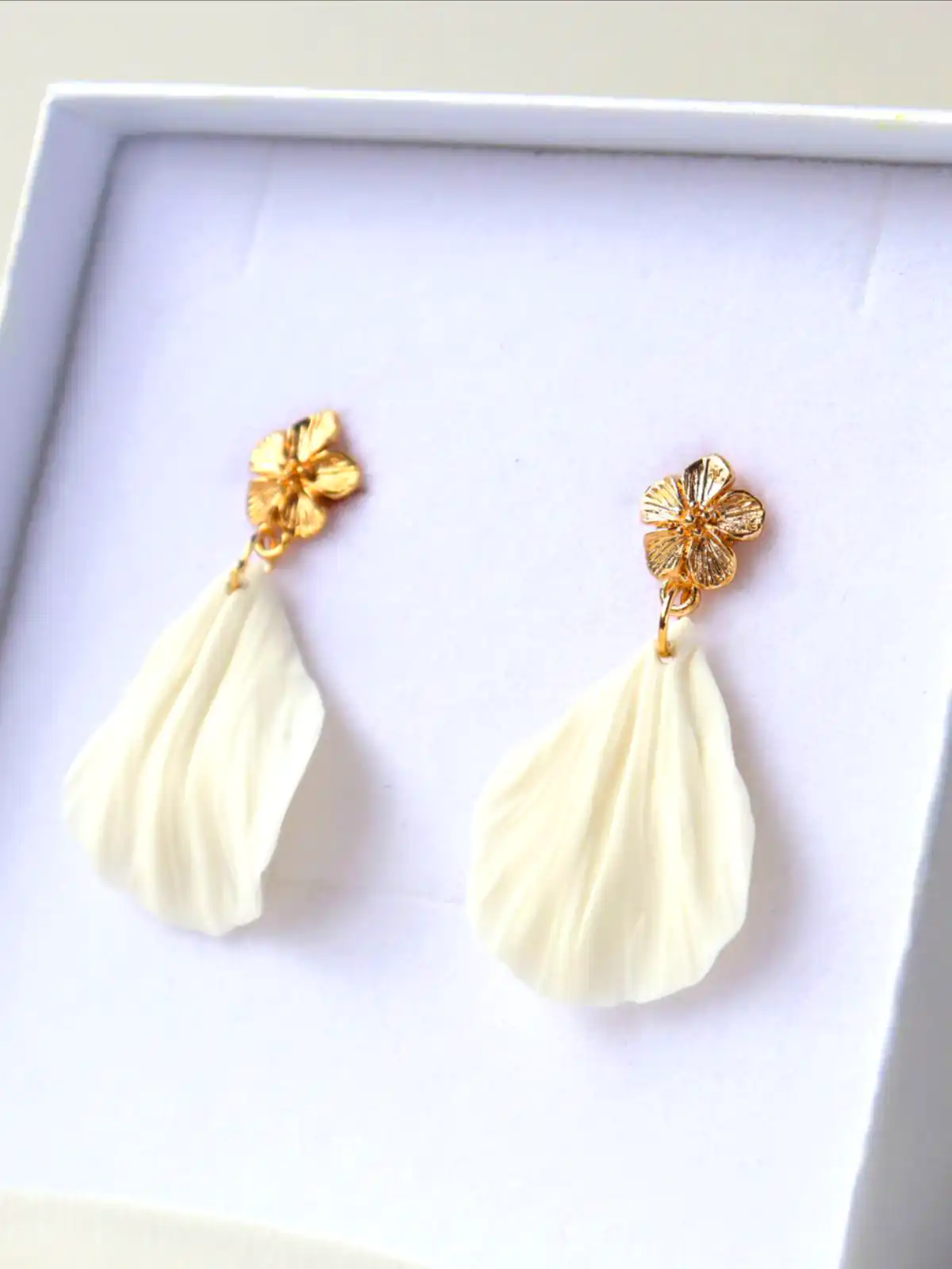 گوشواره خمیری مجلسی