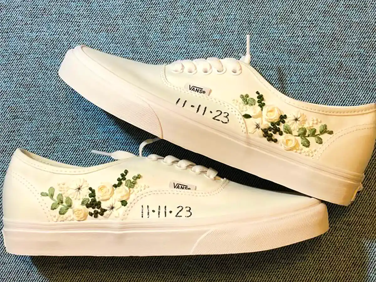 کالج گلدوزی شده زیبا