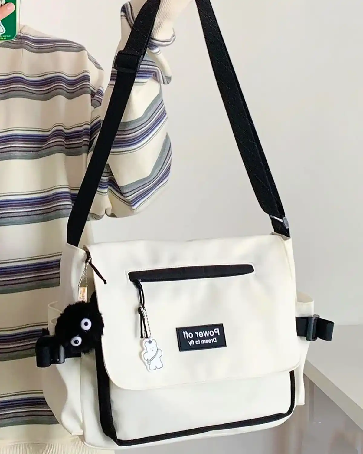 کیف بزرگ دانشجویی زیبا