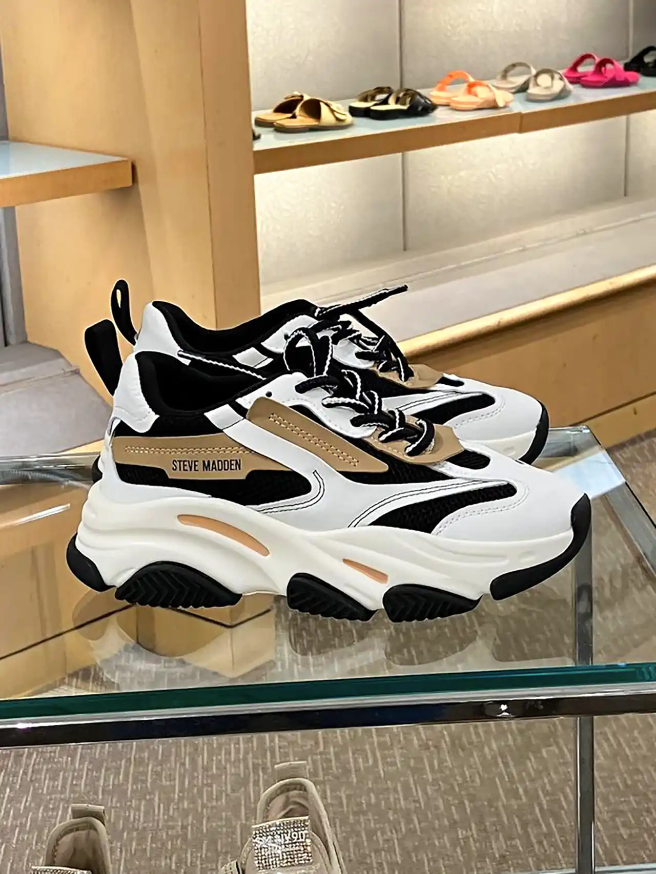 کتونی ترند پاییزی دخترانه