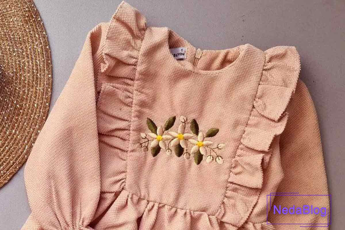 آموزش گلدوزی با دست روی لباس کودک