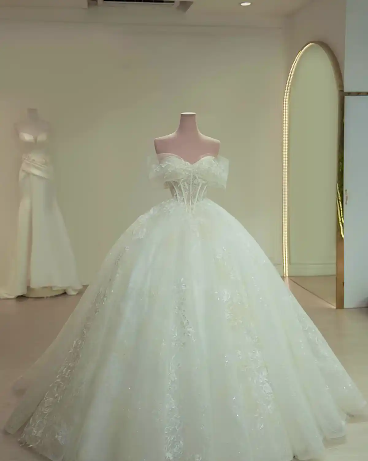 لباس عروس پرنسسی شیک