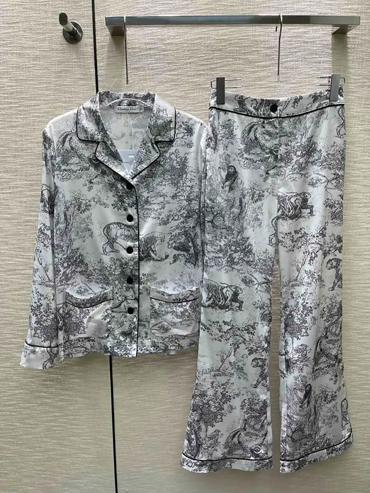 لباس خواب راحت و شیک زنانه