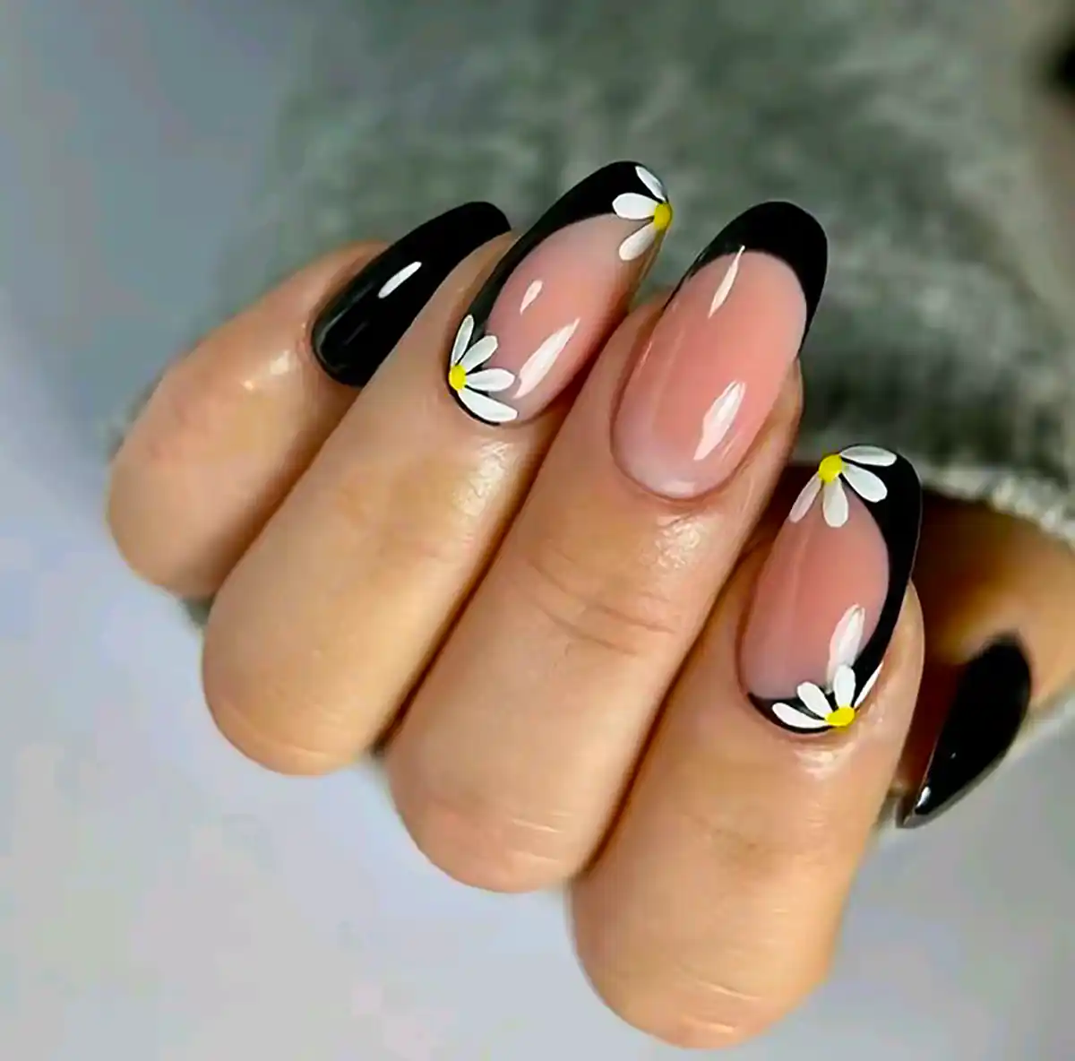 مدل ناخن مشکی جذاب