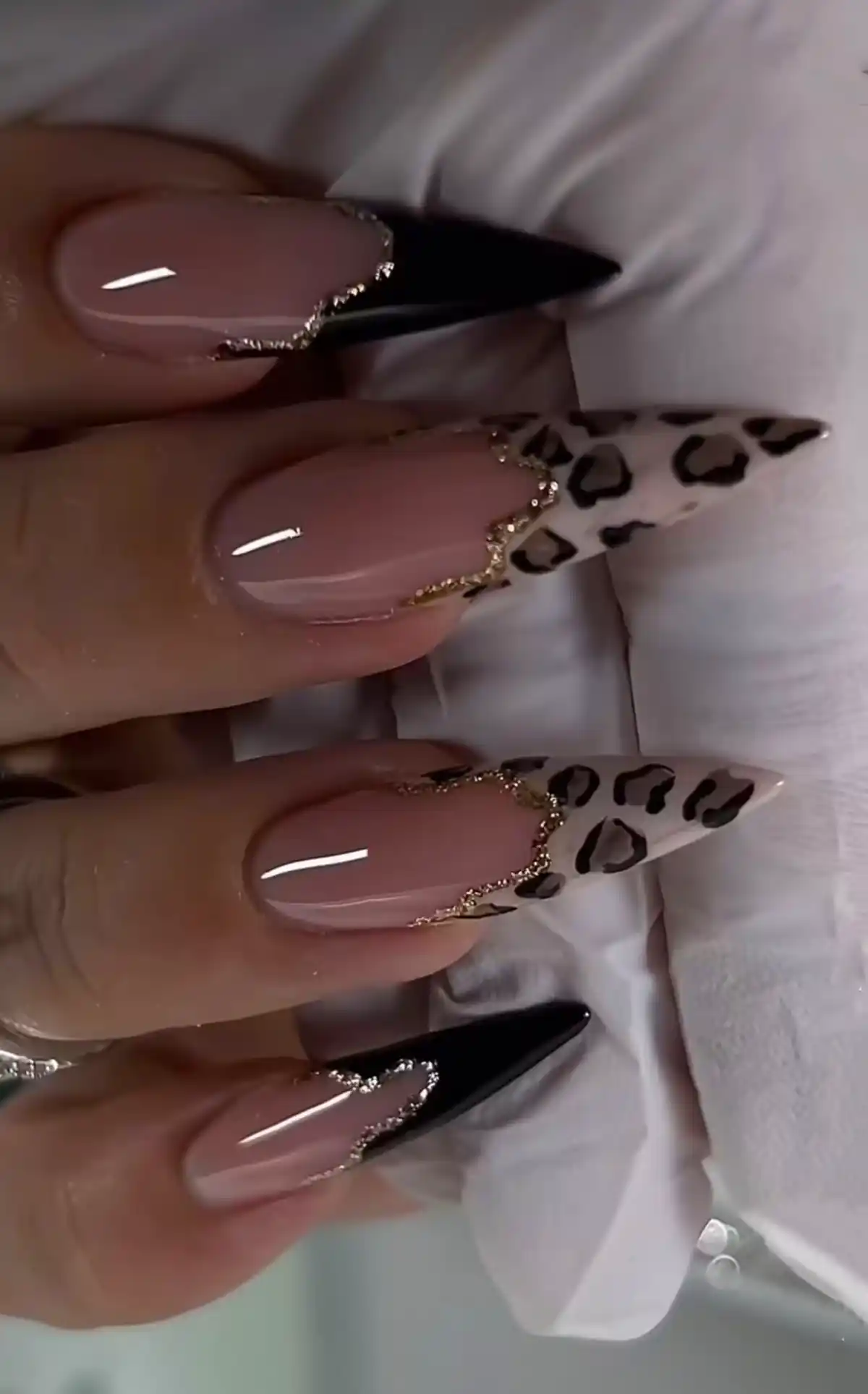 مدل ناخن مشکی جذاب