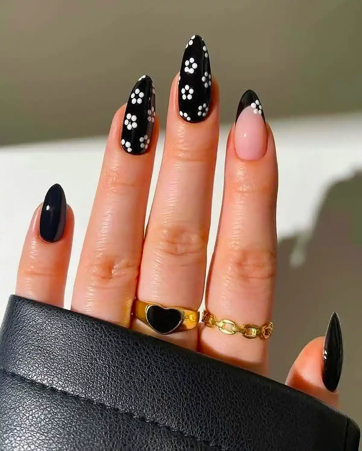 مدل ناخن مشکی جذاب