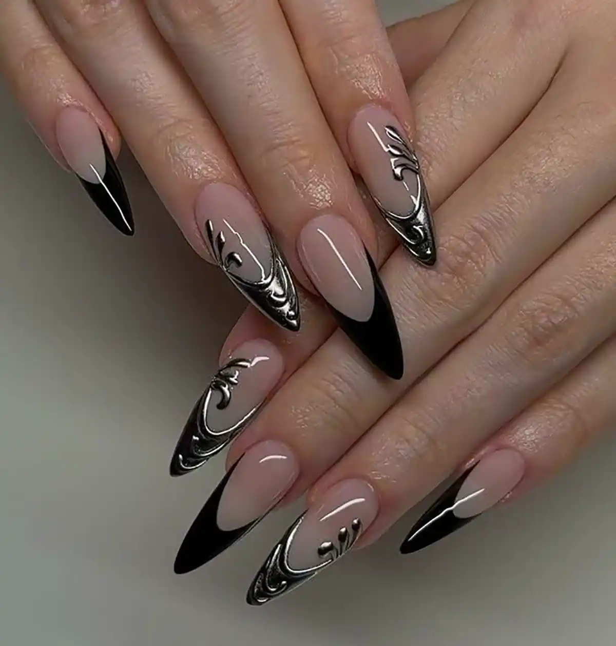 مدل ناخن مشکی جذاب