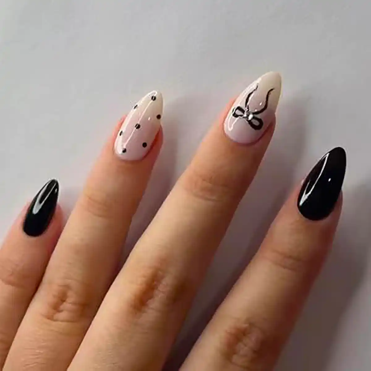 مدل ناخن مشکی جذاب