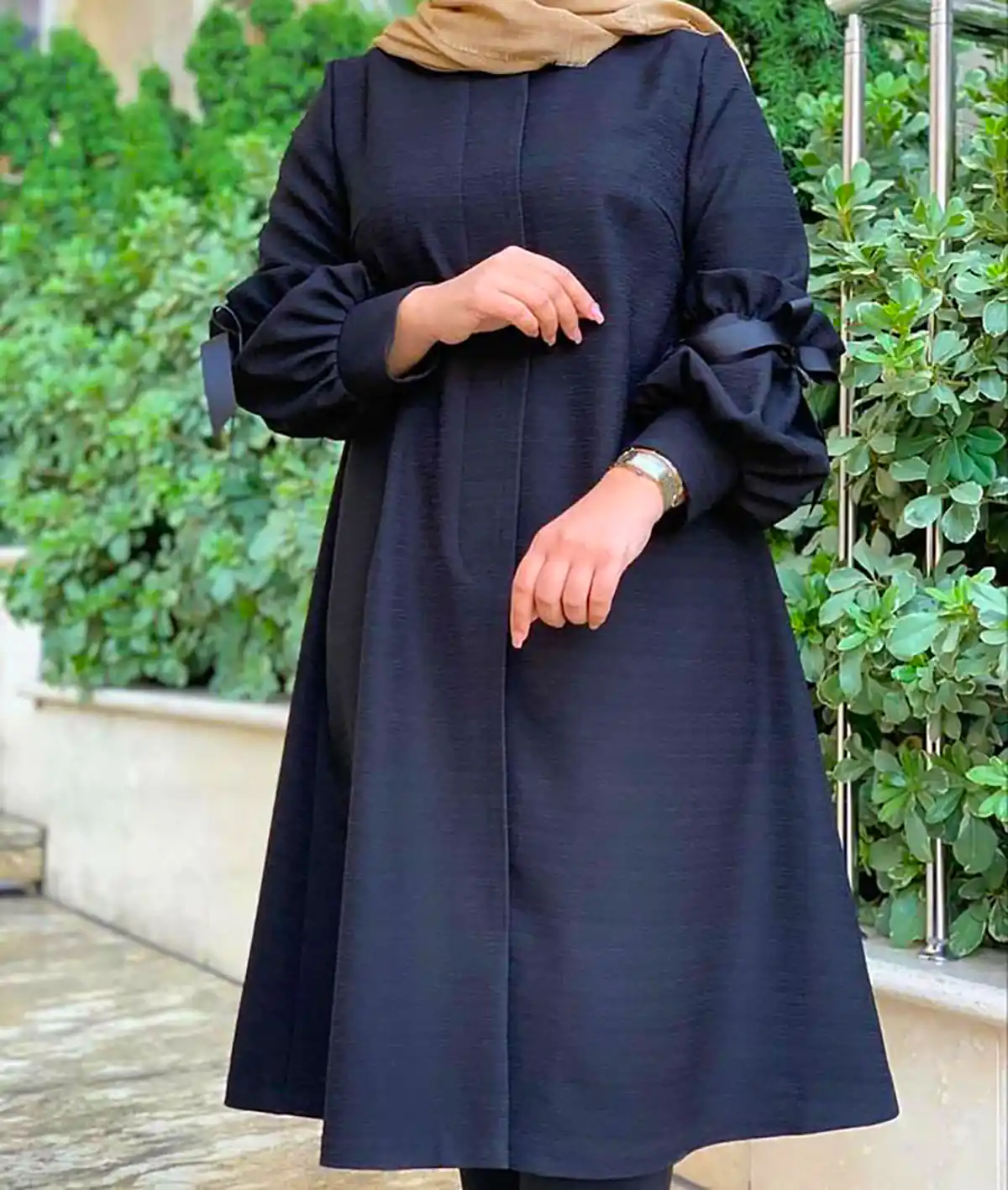 مانتو پوشیده سن بالا زیبا