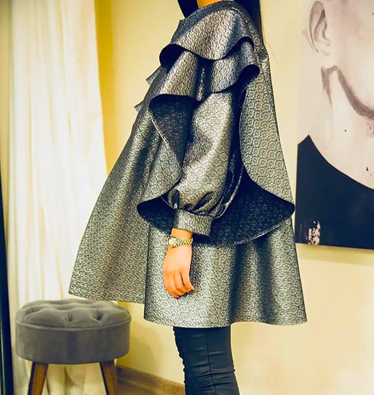 مانتو پوشیده سن بالا زیبا