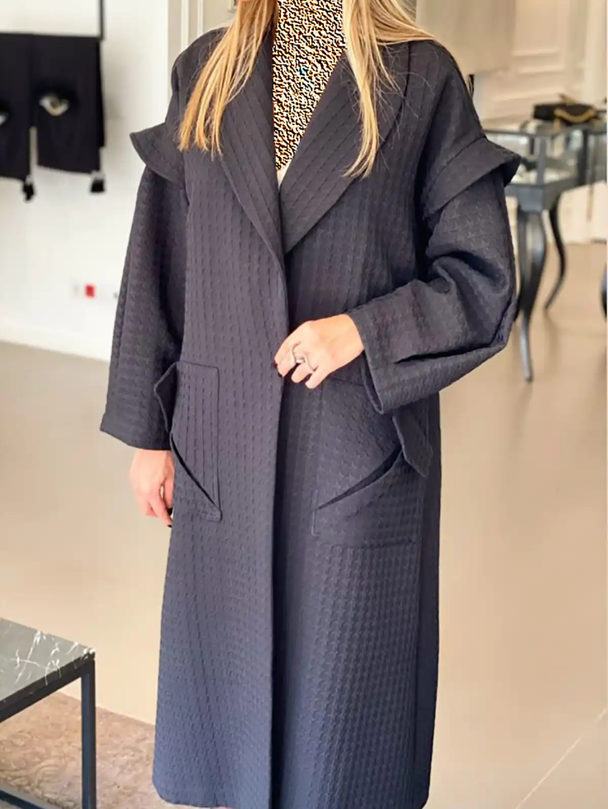 مانتو پوشیده سن بالا زیبا