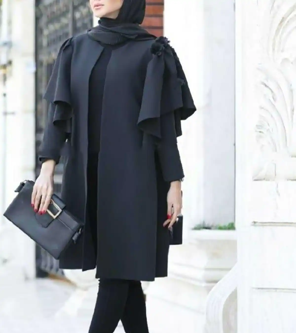 مانتو پوشیده سن بالا زیبا