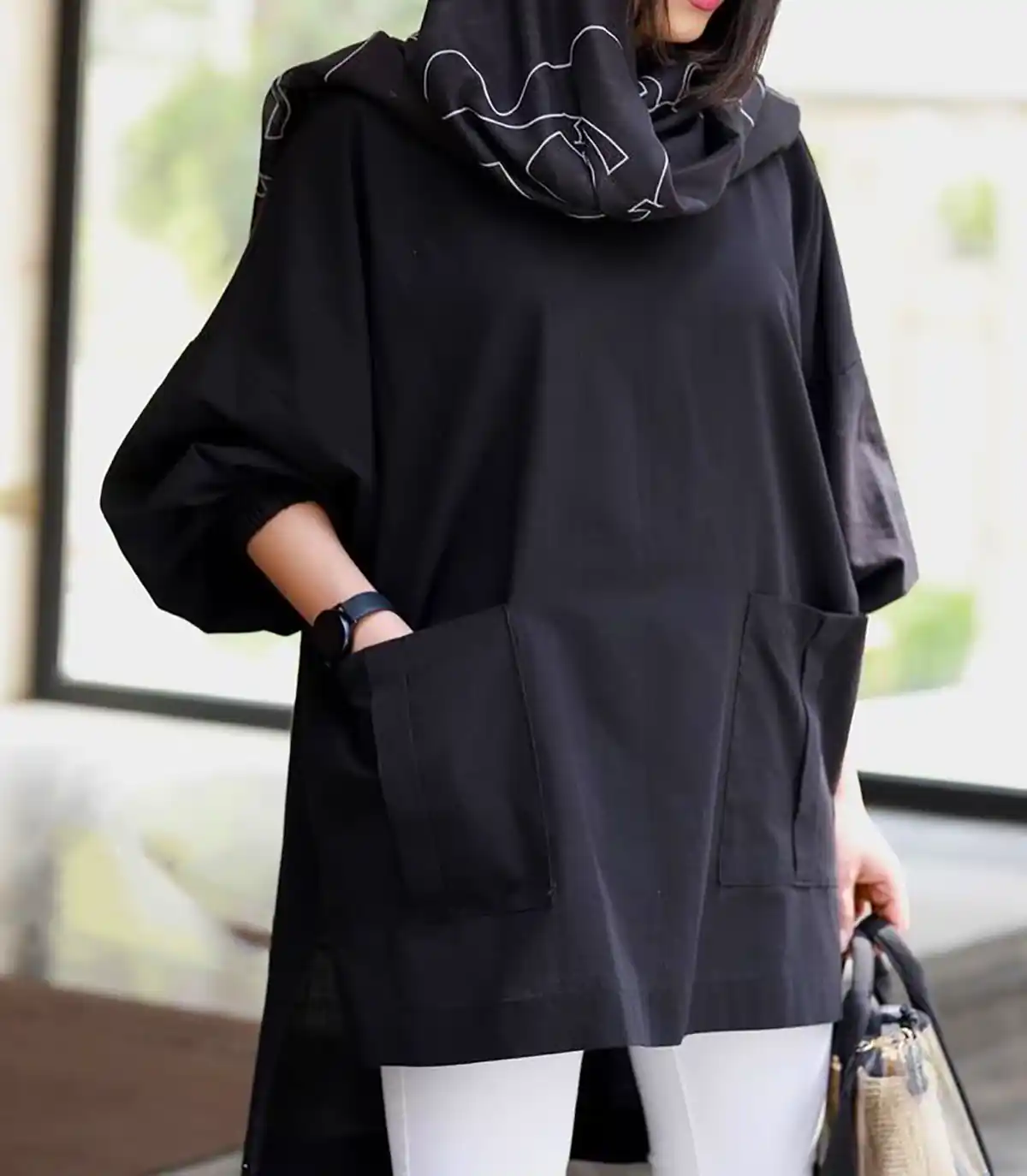 مانتو پوشیده دانشجویی