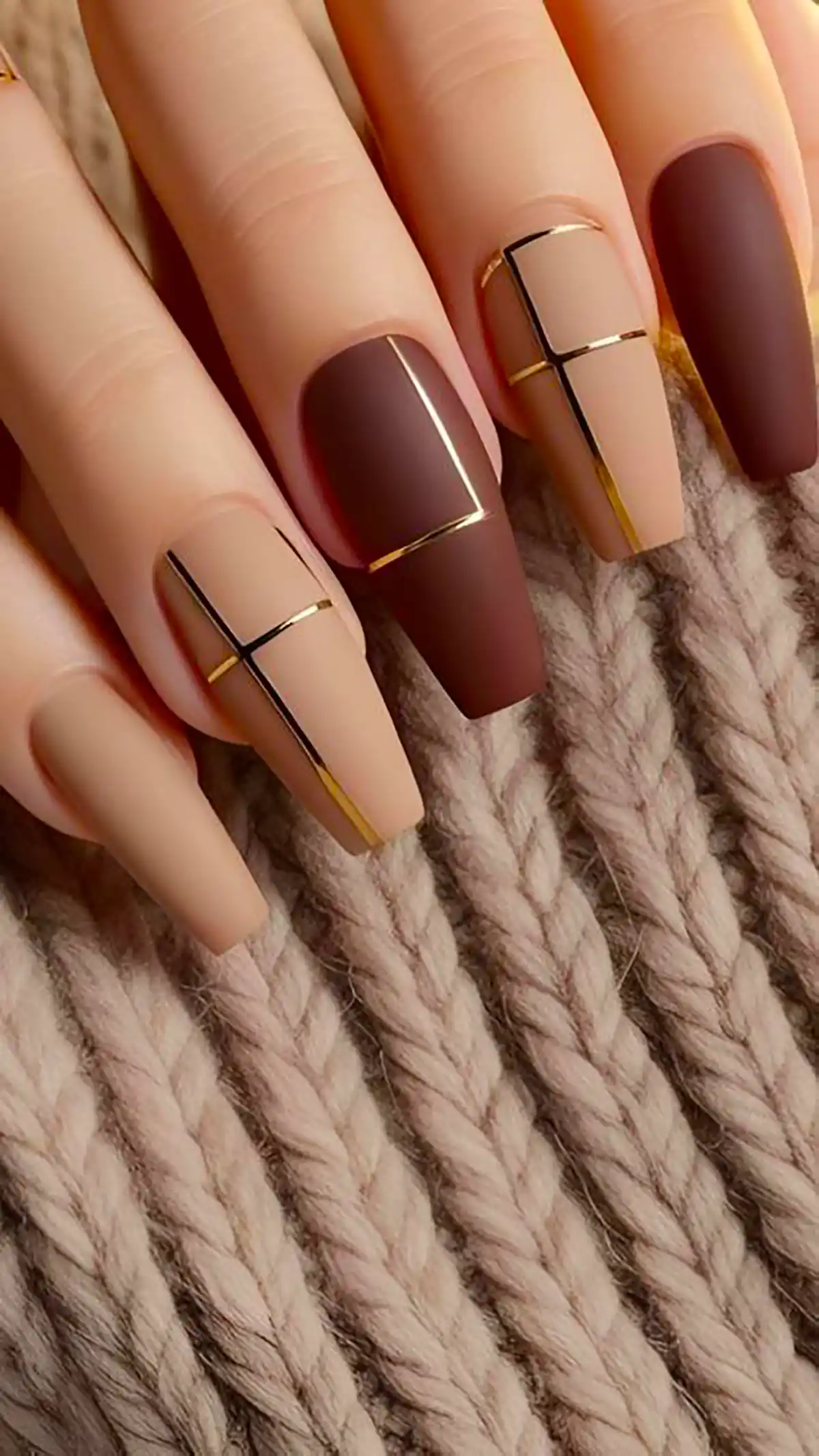 مدل ناخن قهوه ای ترند