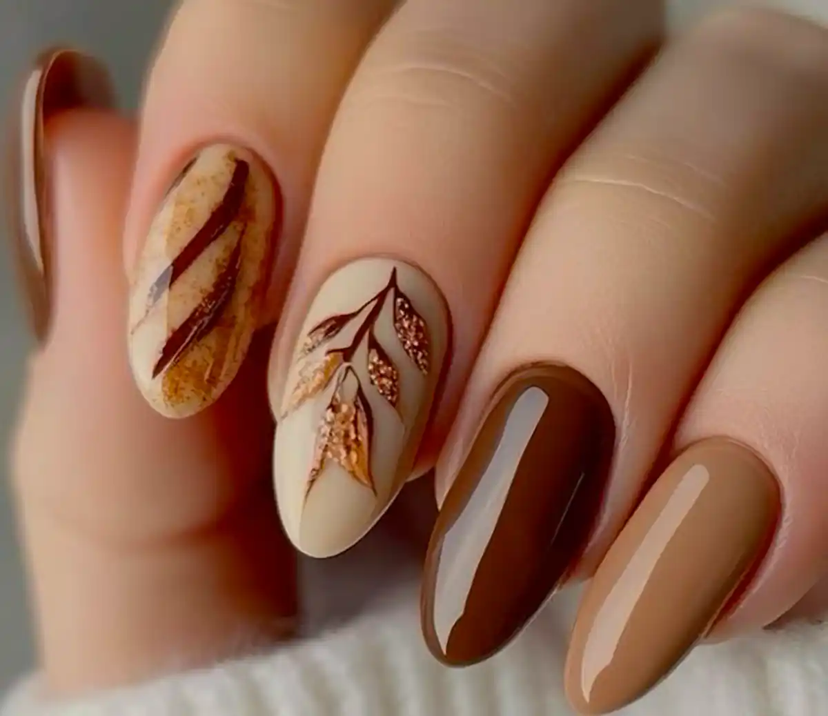 مدل ناخن قهوه ای ترند