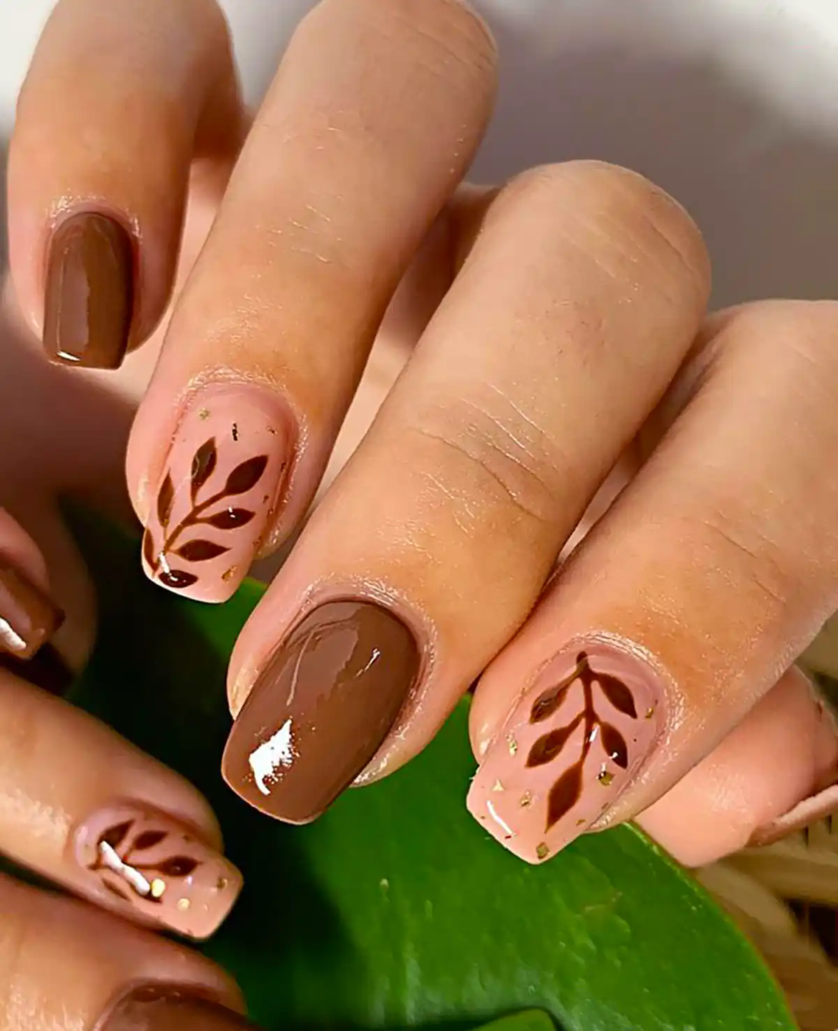 مدل ناخن قهوه ای ترند