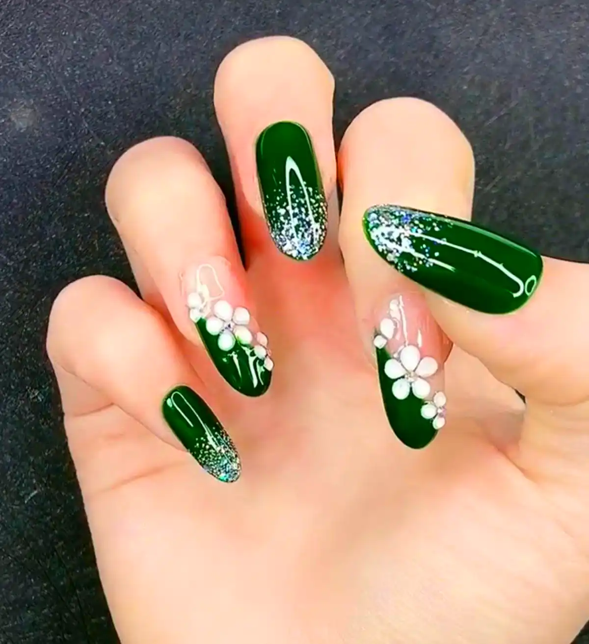 مدل ناخن سبز شیک و فانتزی