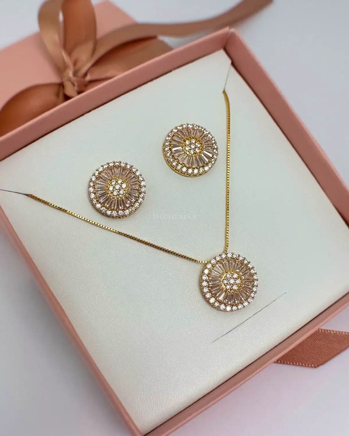 نیم ست لاکچری هدیه