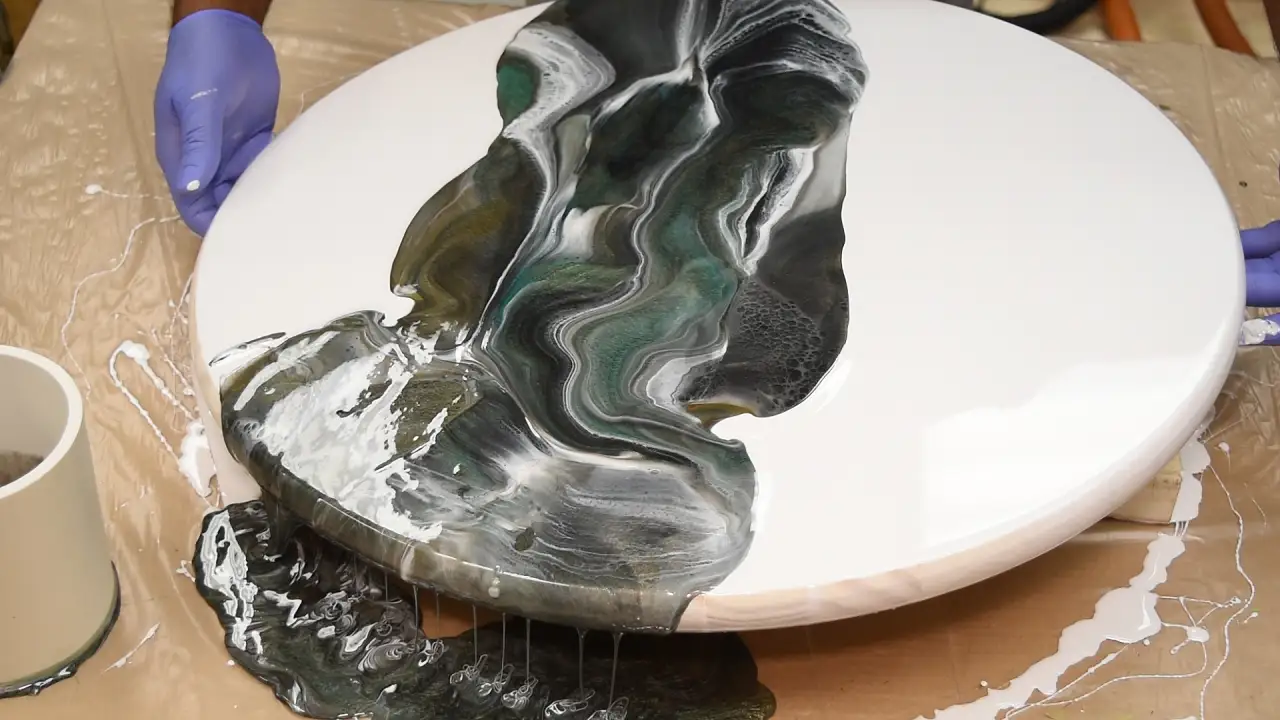 pour colored resin on table