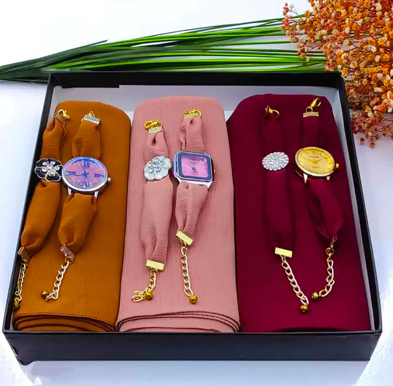 ساعت مچی دسته پارچه ای شیک