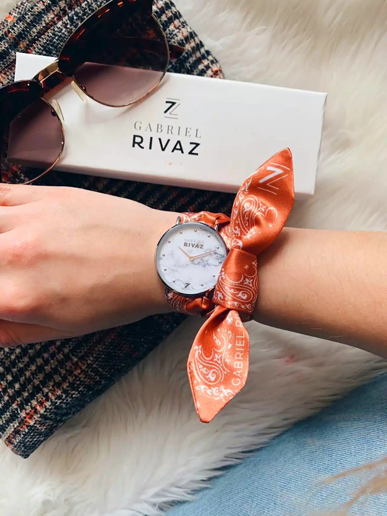 ساعت مچی دسته پارچه ای شیک