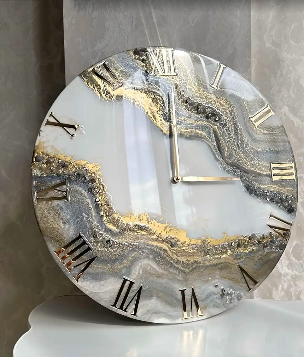 ساعت رزین شیک و خاص