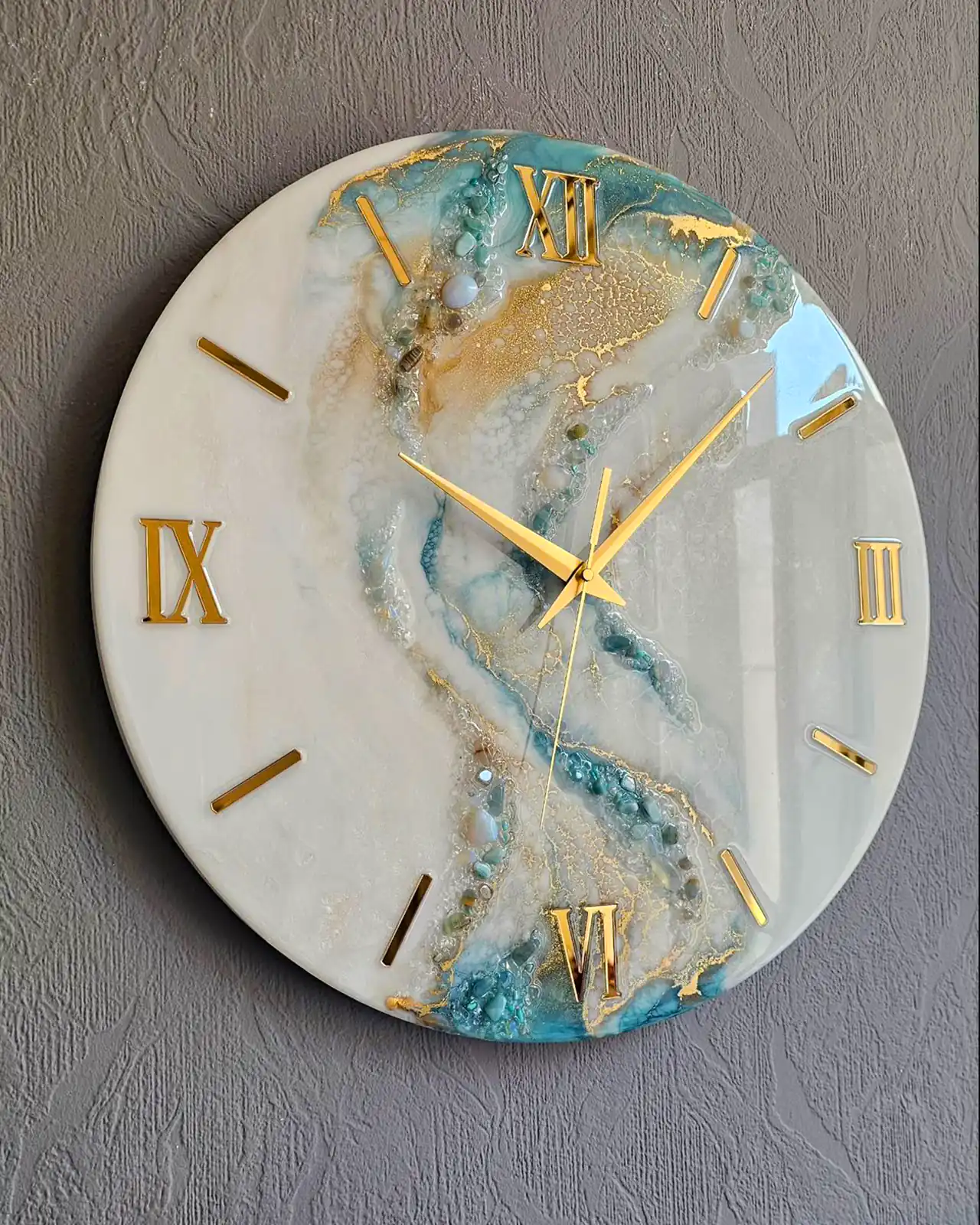 ساعت رزین شیک و خاص