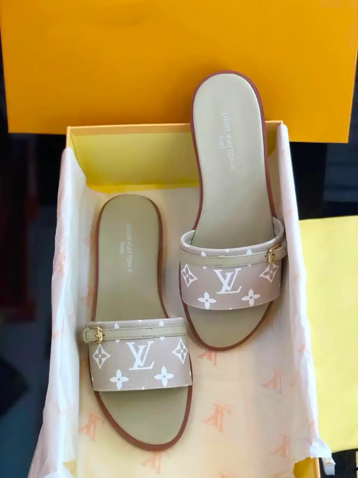 صندل شیک و زیبا زنانه