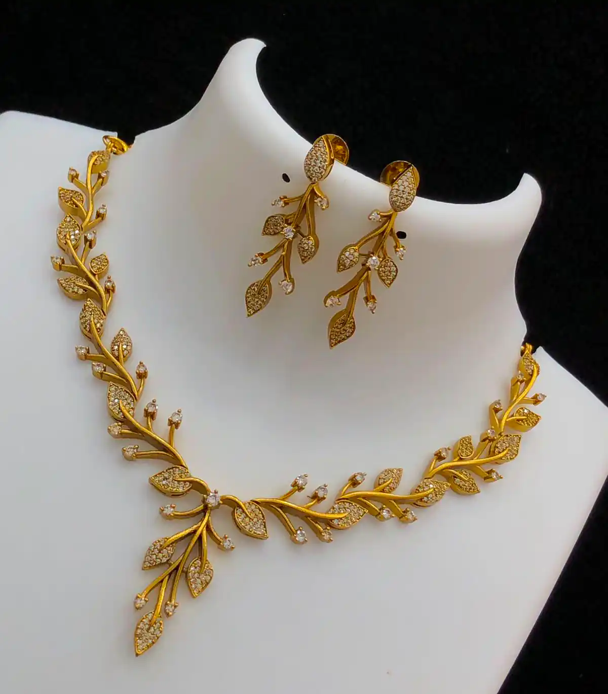 سرویس چوکر زیبا عروس