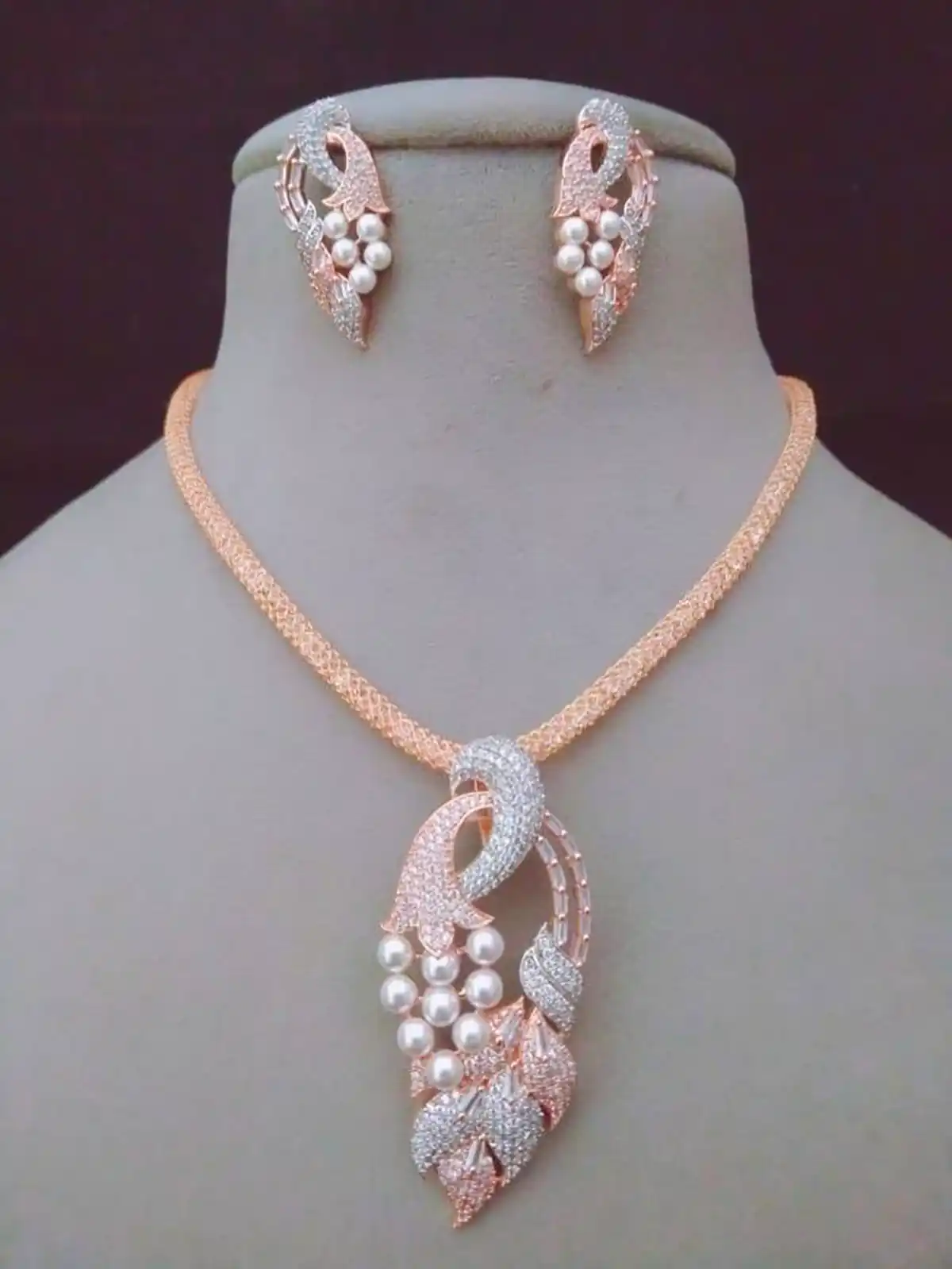 سرویس چوکر زیبا عروس