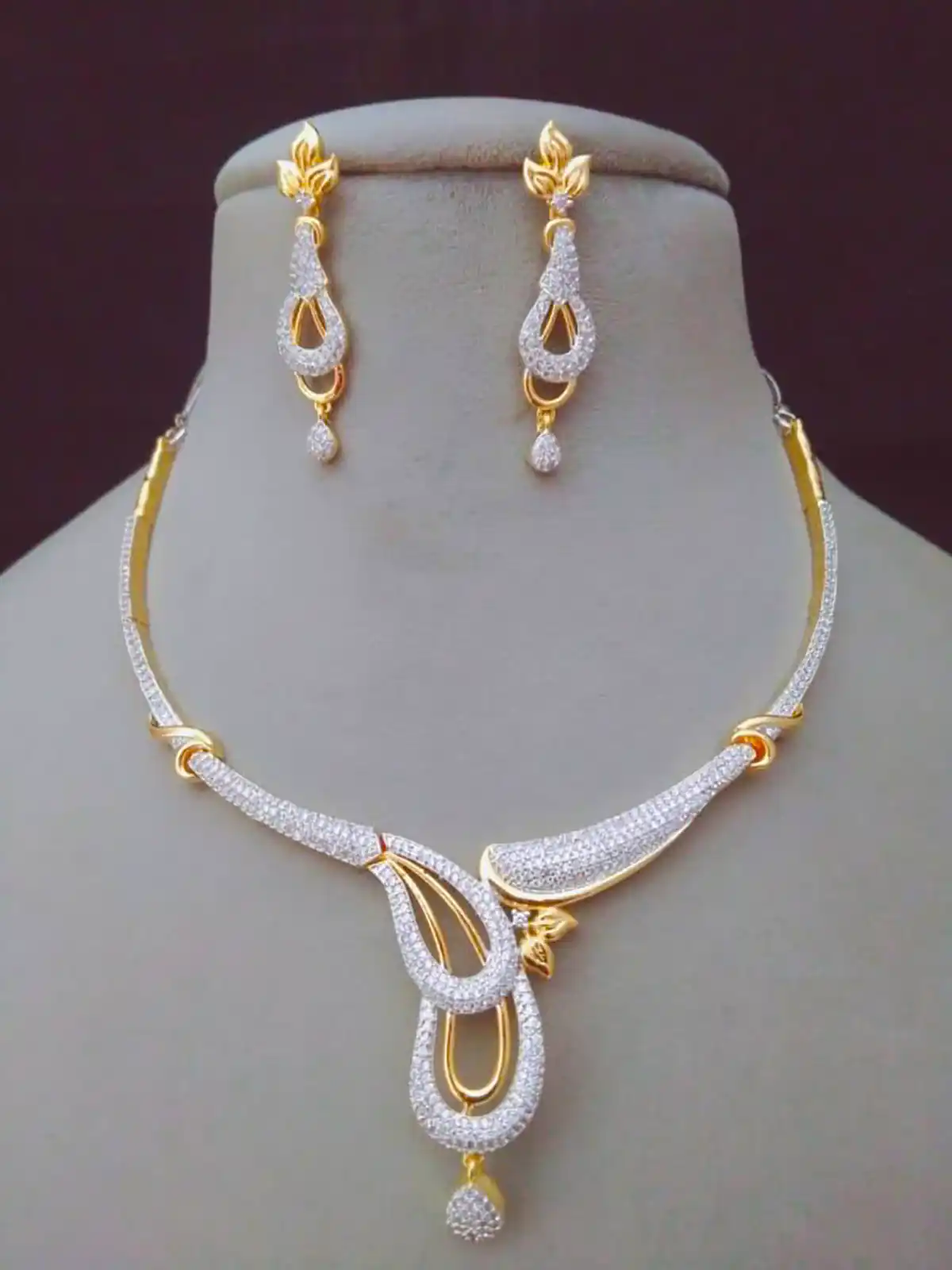 سرویس چوکر زیبا عروس