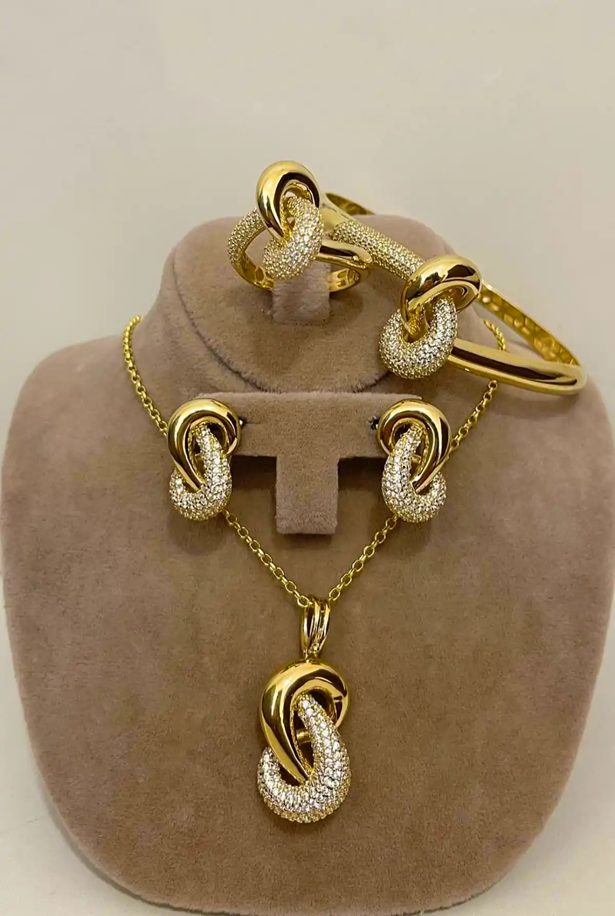 سرویس طلا شیک و بینظیر