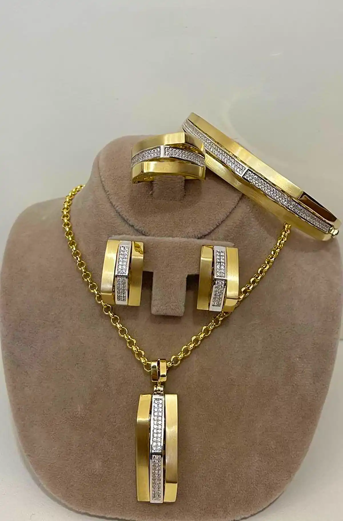 سرویس طلا شیک و بینظیر