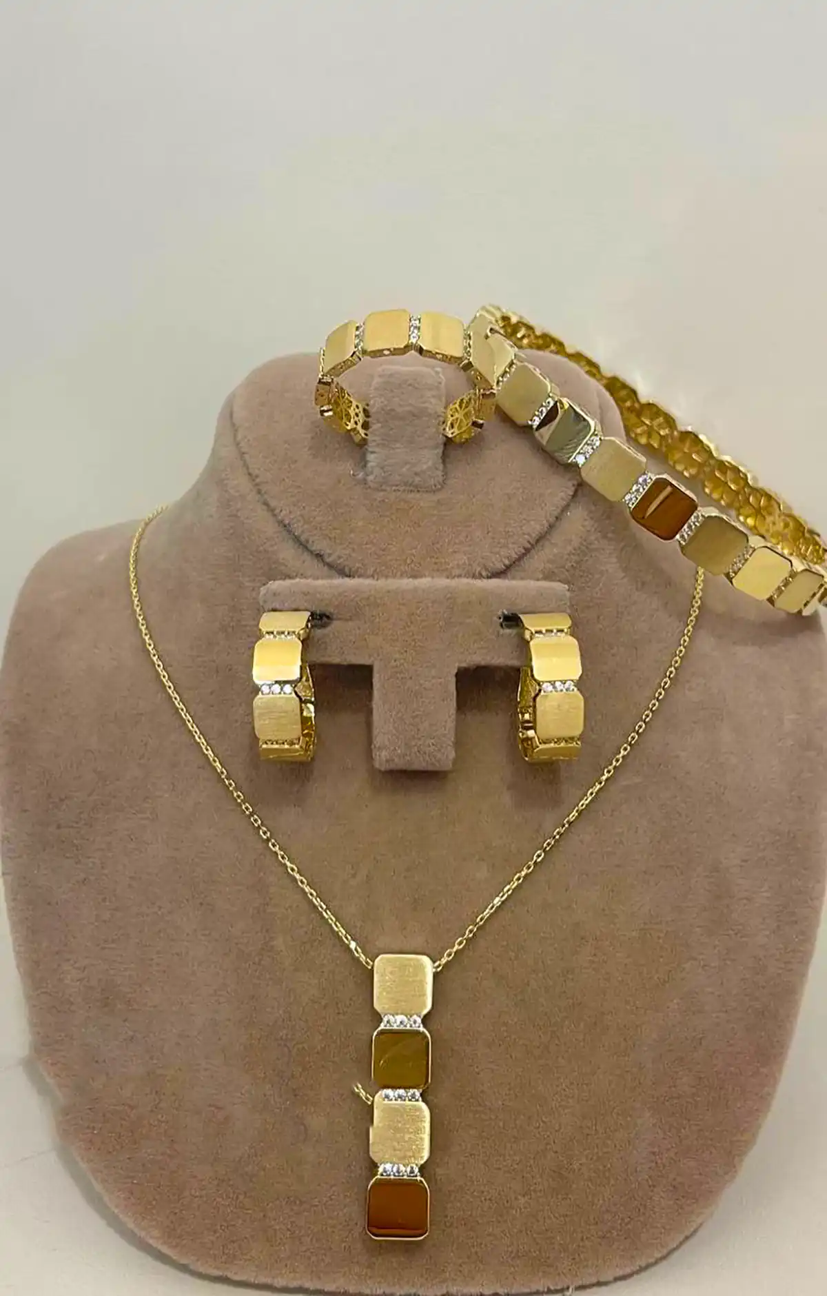 سرویس طلا شیک و بینظیر