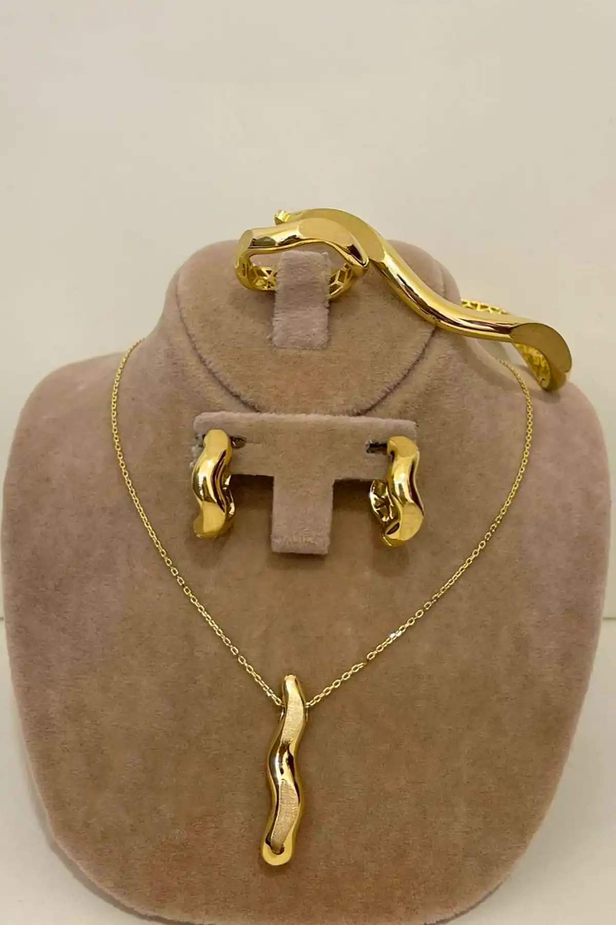 سرویس طلا شیک و بینظیر