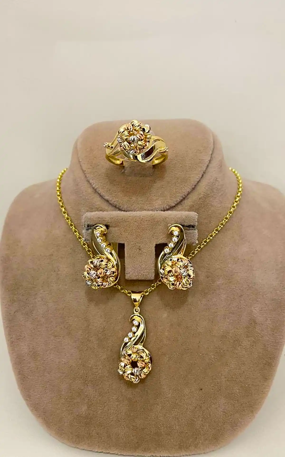 سرویس طلا شیک و بینظیر