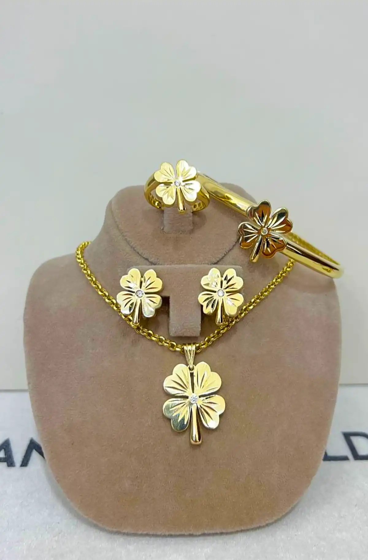 سرویس طلا شیک و بینظیر