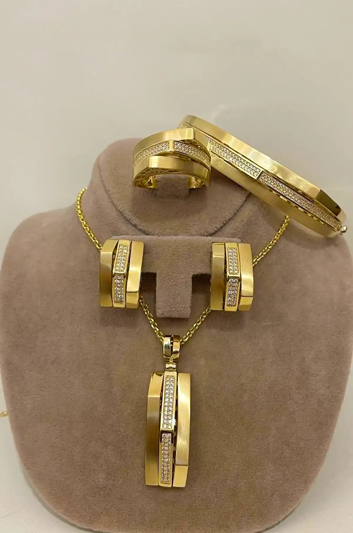 سرویس طلا شیک و بینظیر