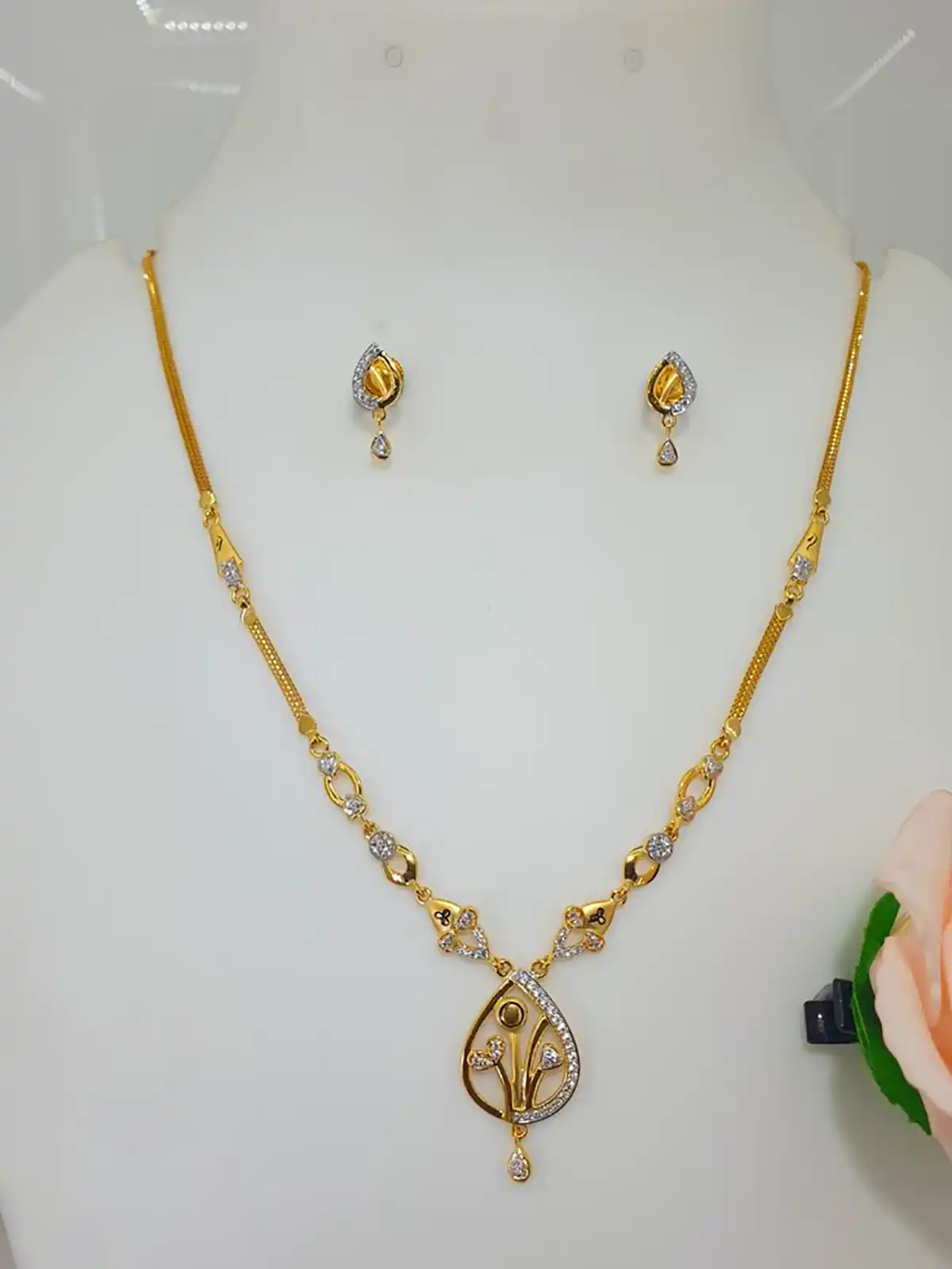 سرویس ظریف طلای عروس