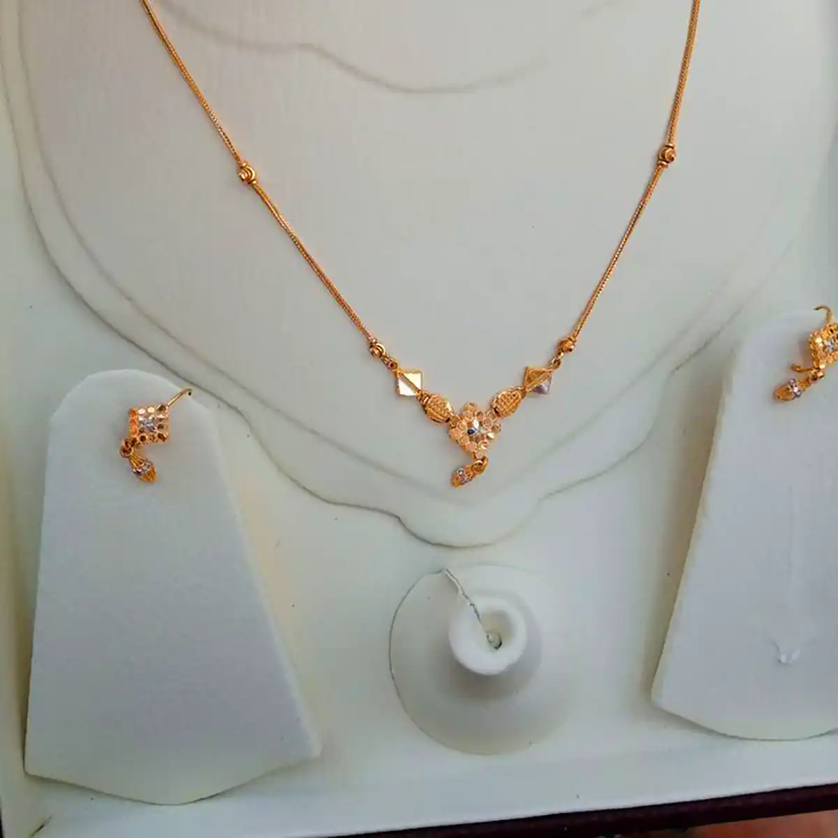 سرویس ظریف طلای عروس