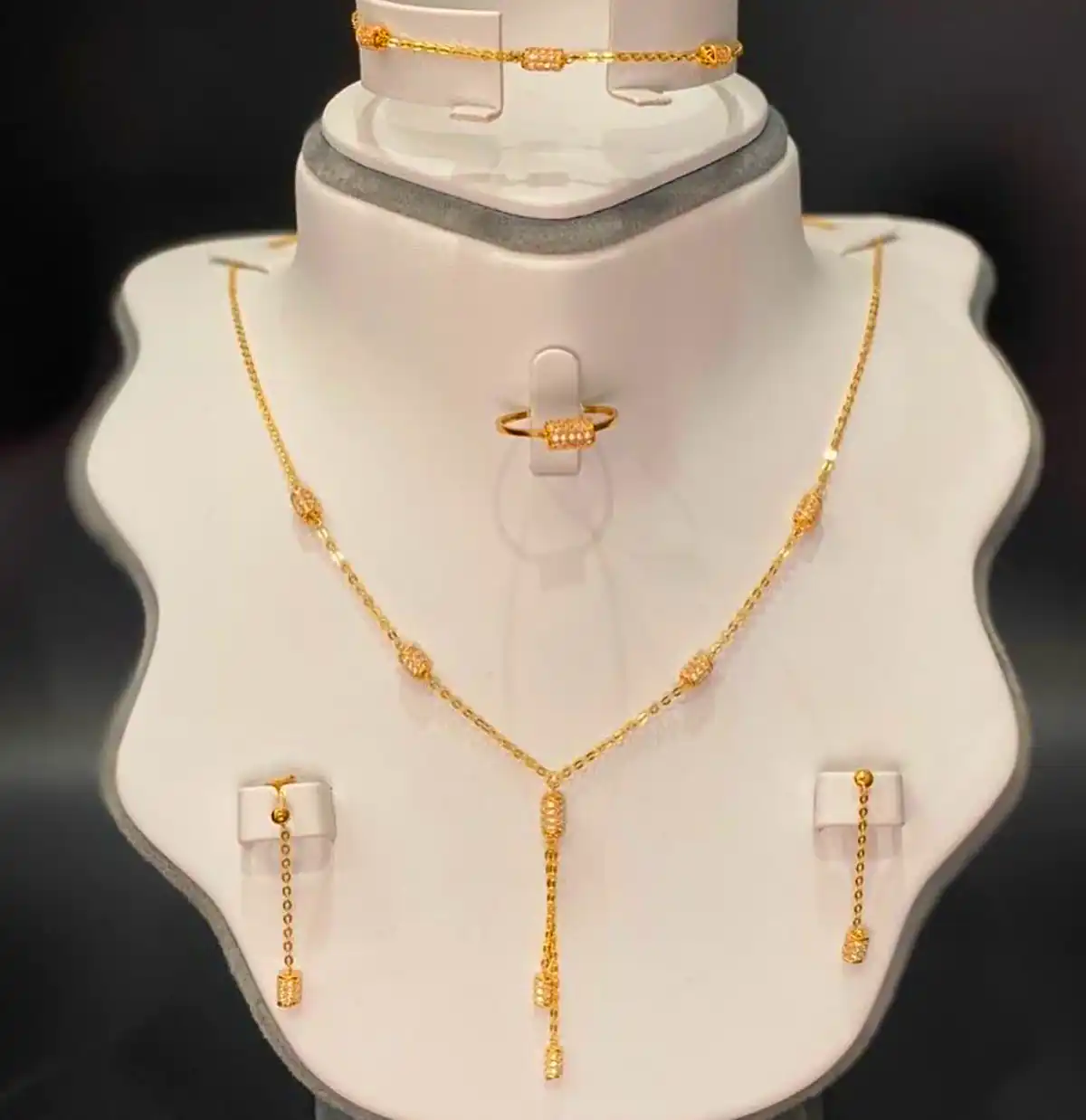 سرویس ظریف طلای عروس