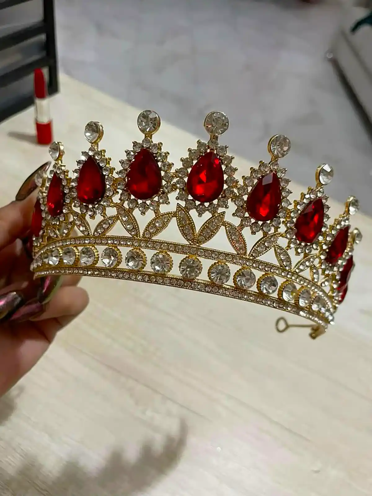 تاج کریستالی قرمز شیک