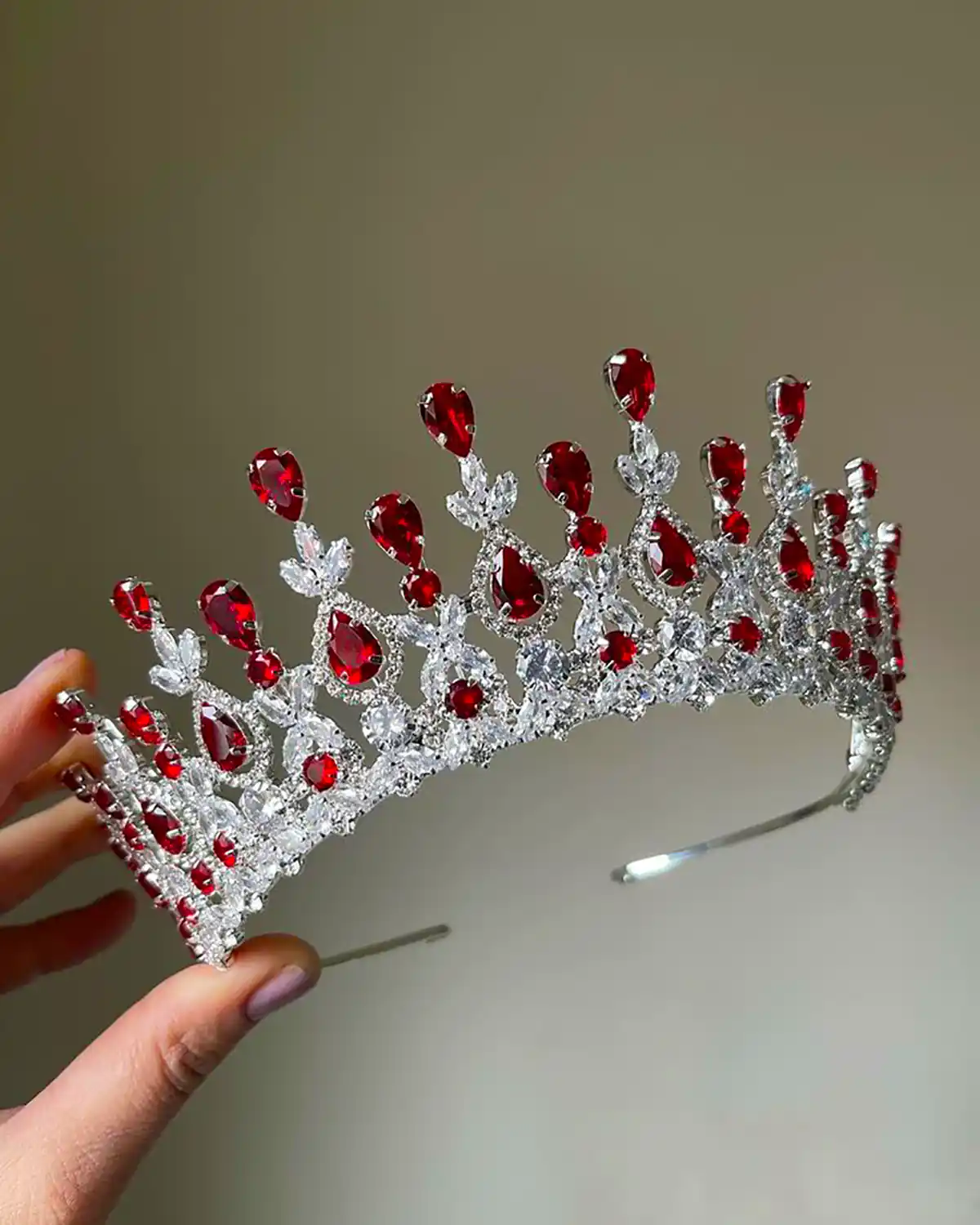 تاج کریستالی قرمز شیک