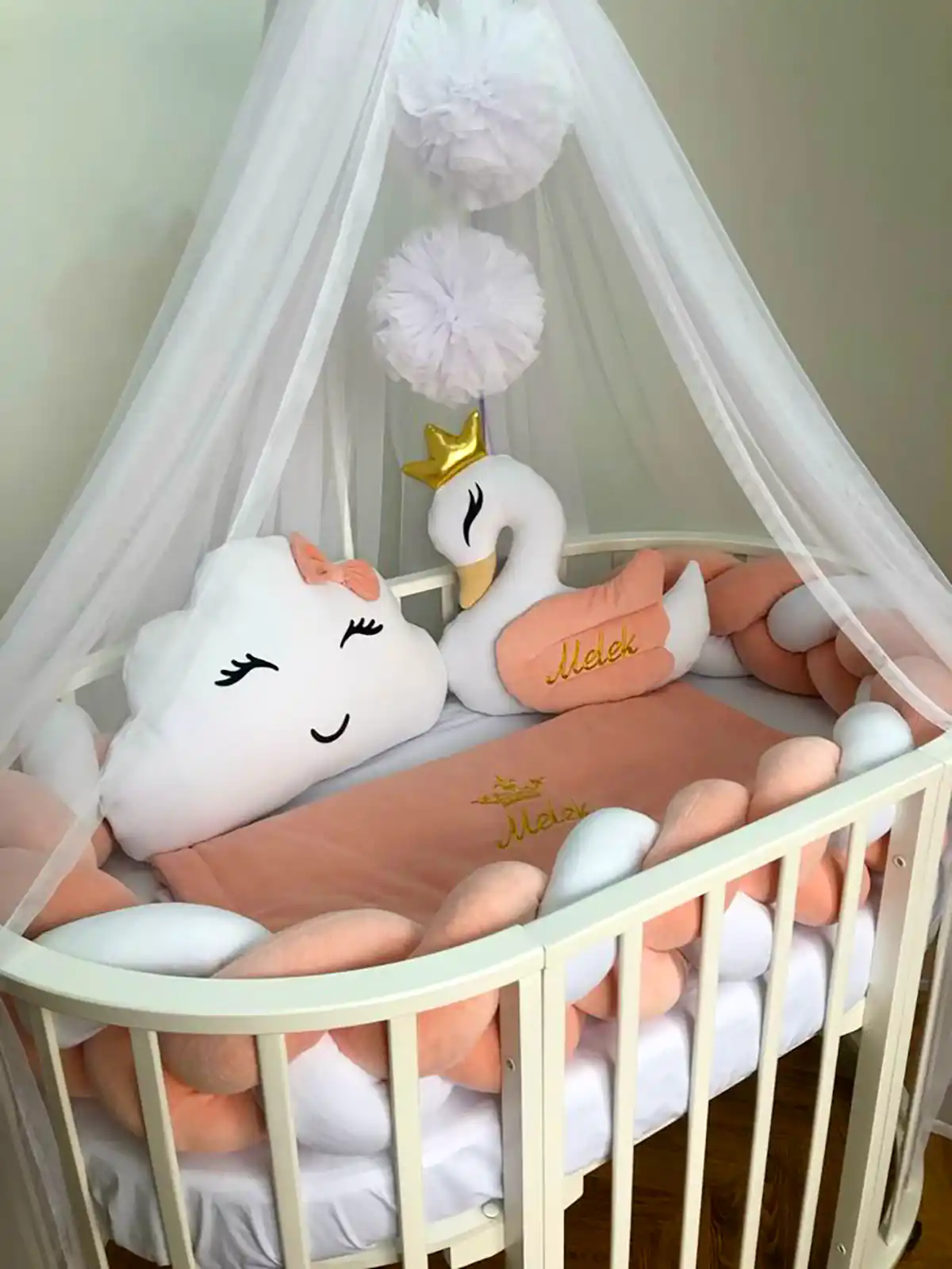 تخت خواب راحت و شیک نوزادی