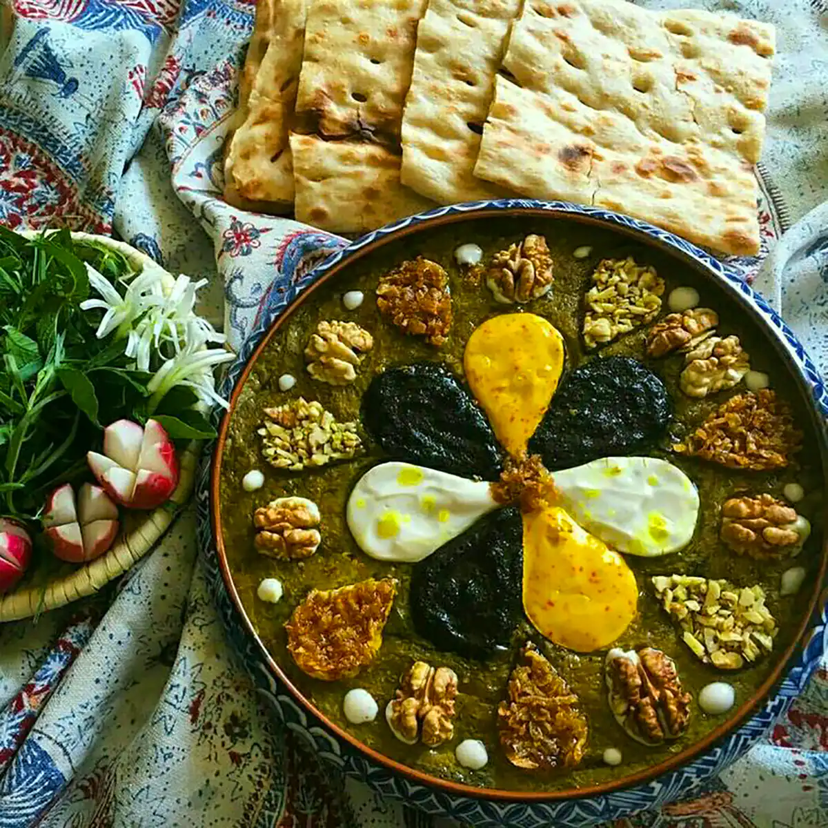 تزئین کشک و بادمجون مجلسی