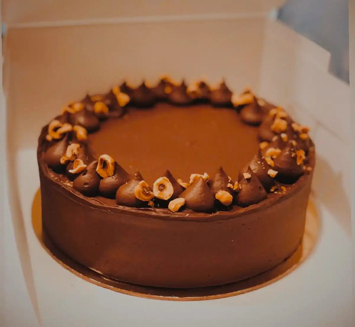 تزئین کیک شکلاتی جذاب