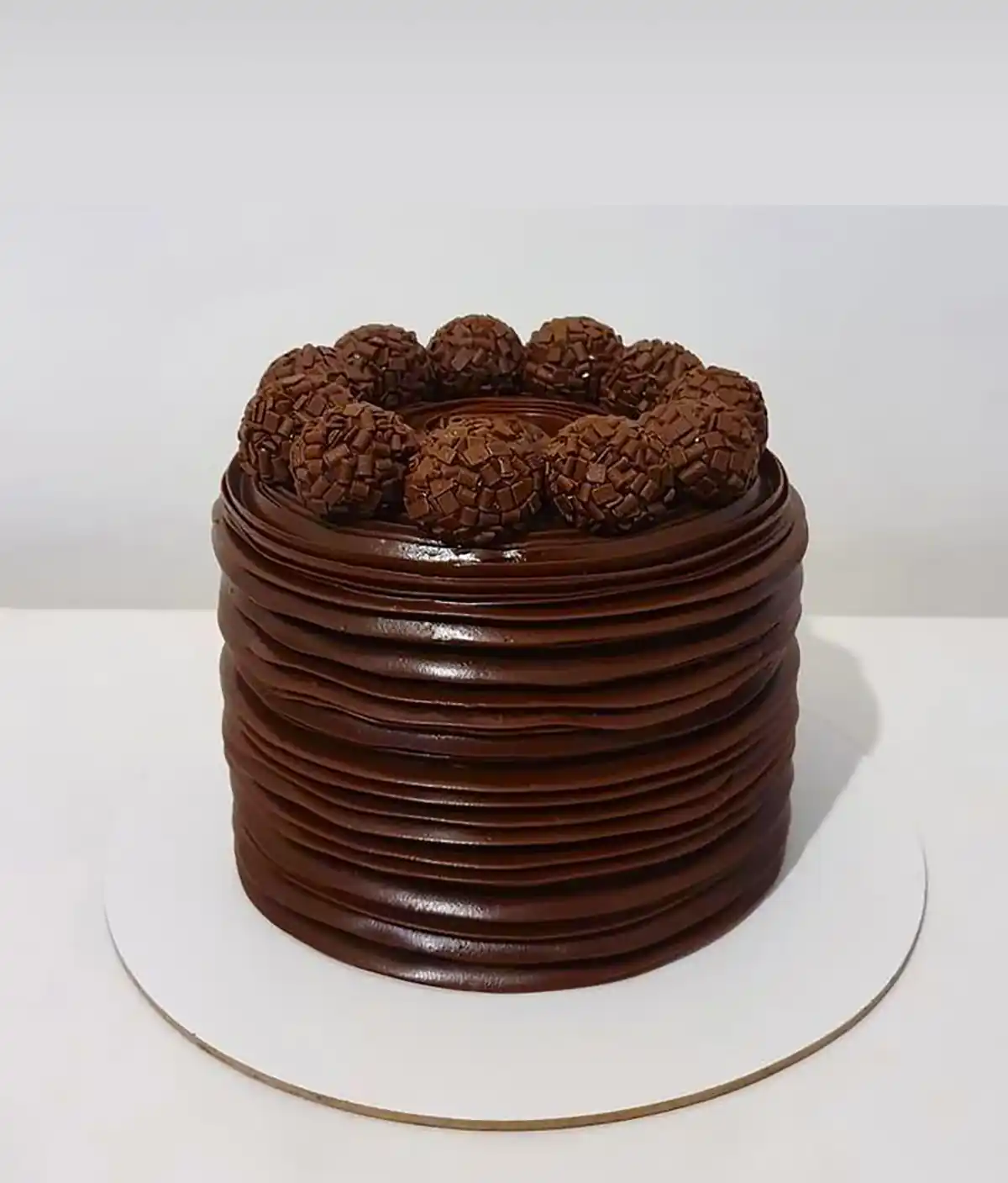 تزئین کیک شکلاتی جذاب