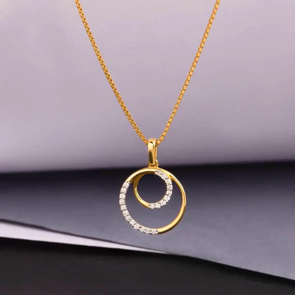 تو گردنی سبک و شیک طلا