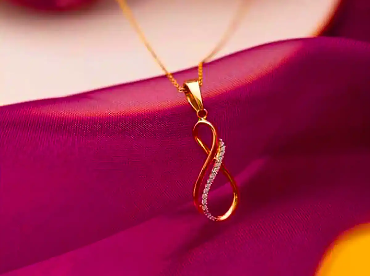 تو گردنی سبک و شیک طلا